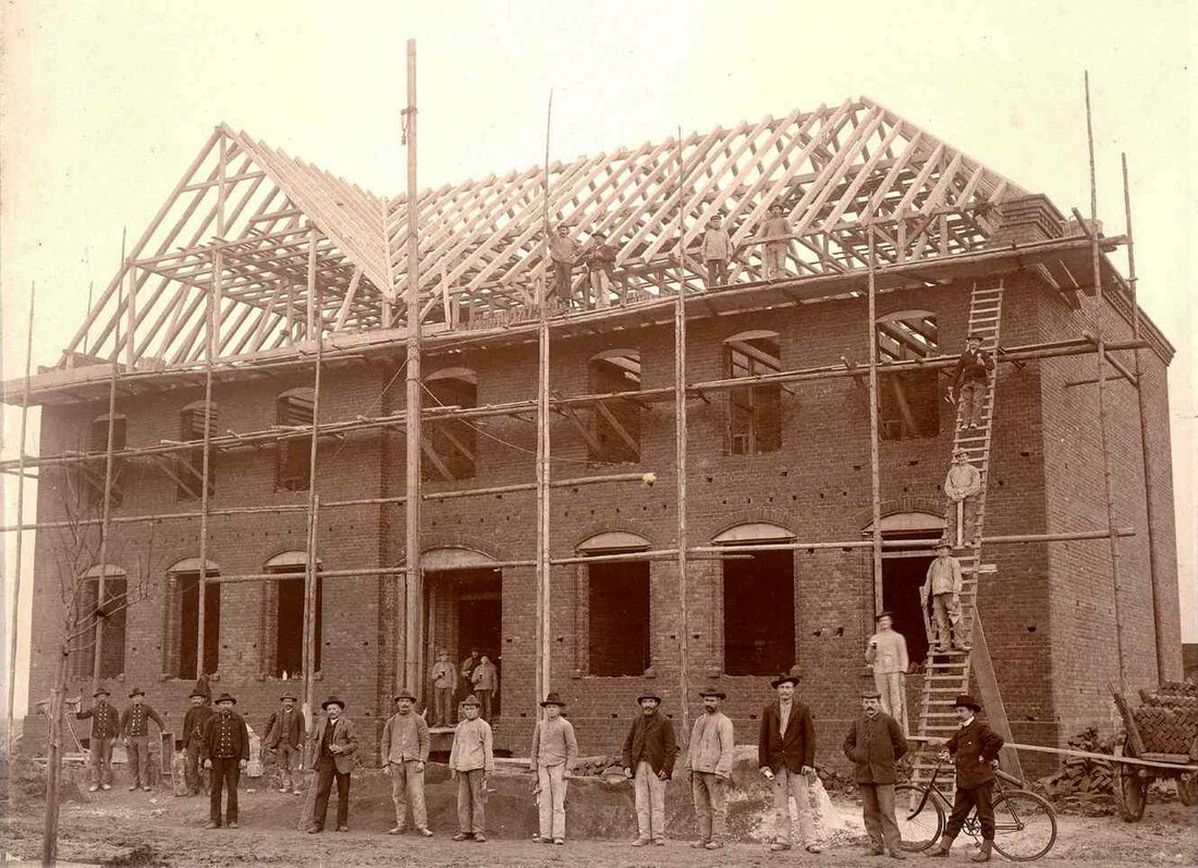 Foto:Der Altbau im Rohbau
